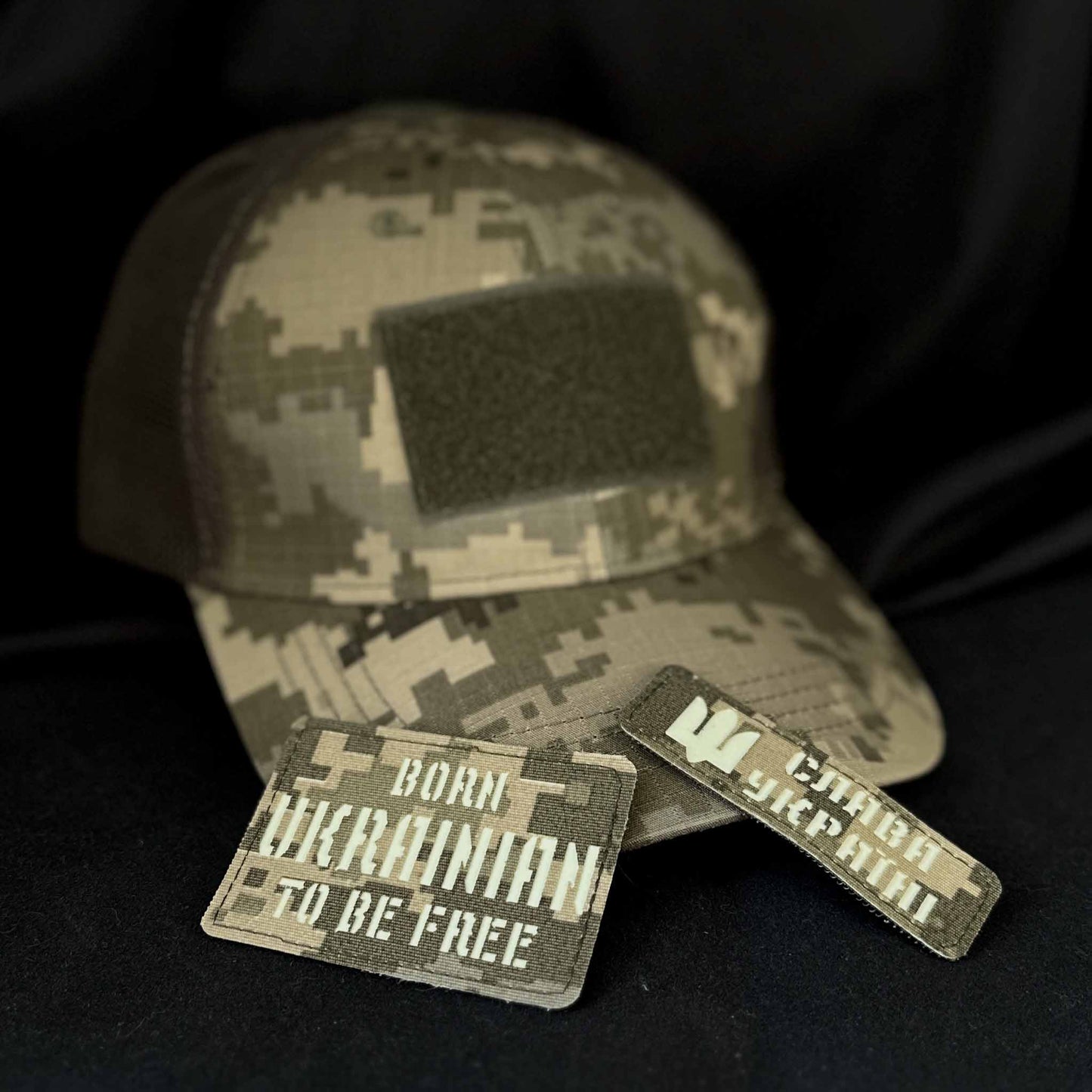 Ukrainian Army Cap MM 14 (Pixel) 2 x Moral Patches of Ukraine 56-58 size