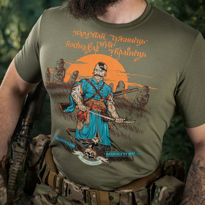 T-shirt noir ukrainien orné du trident blanc, emblème national de l'Ukraine.