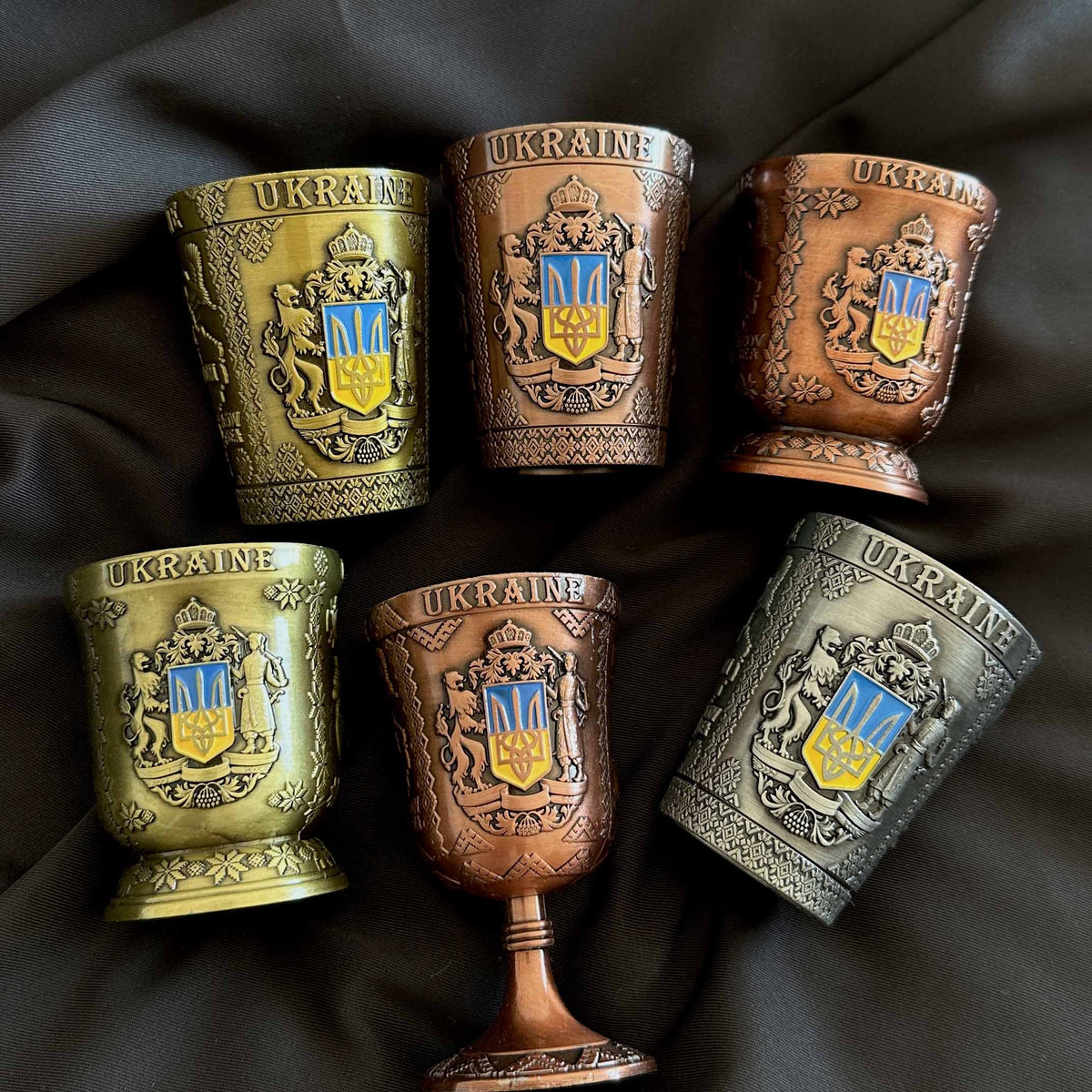 Ukrainische Metallglocke Kosak und Emblem der ukrainischen Streitkräfte