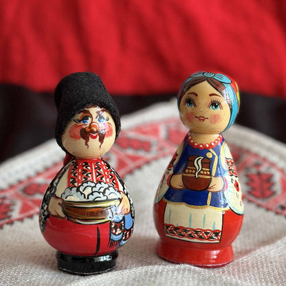 Ukrainian Souvenir Wood Сouples Figurines Traditional Cloth Hand-Painted Oil (3.9 x 1.6 in)