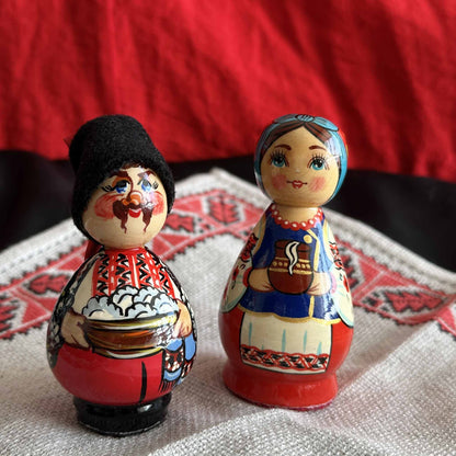 Ukrainian Souvenir Wood Сouples Figurines Traditional Cloth Hand-Painted Oil (3.9 x 1.6 in)