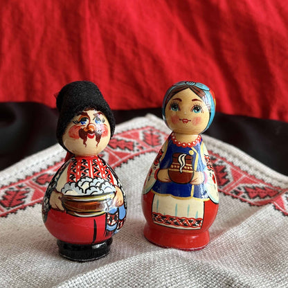 Ukrainian Souvenir Wood Сouples Figurines Traditional Cloth Hand-Painted Oil (3.9 x 1.6 in)