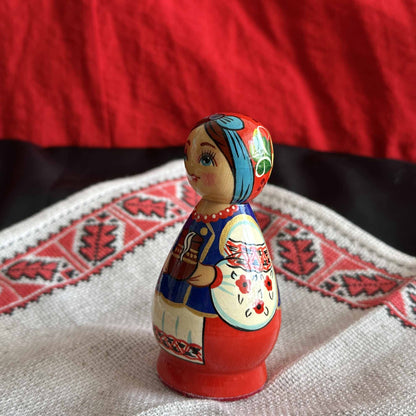 Ukrainian Souvenir Wood Сouples Figurines Traditional Cloth Hand-Painted Oil (3.9 x 1.6 in)