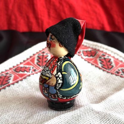Ukrainian Souvenir Wood Сouples Figurines Traditional Cloth Hand-Painted Oil (3.9 x 1.6 in)