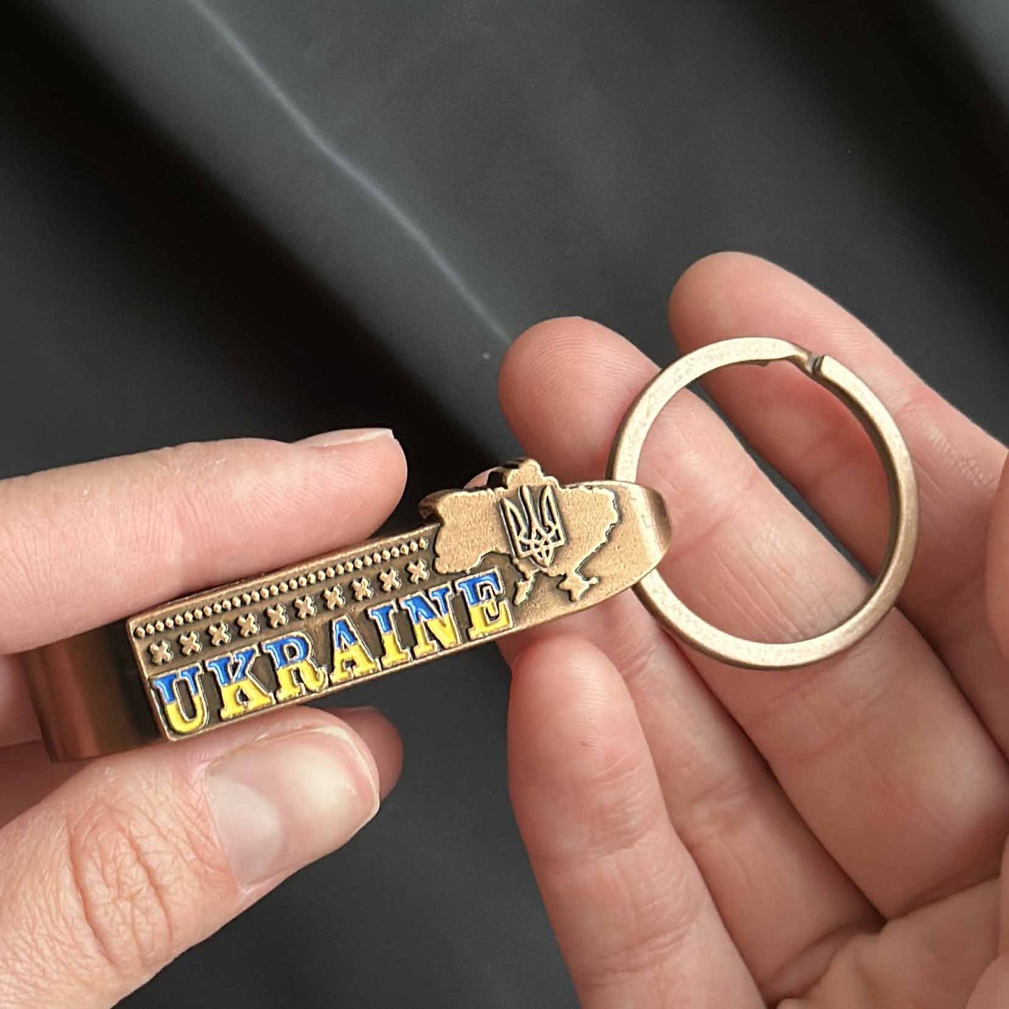 Porte-clés en métal ukrainien Cosaque « Invaincu » Trident double face ⚔️
