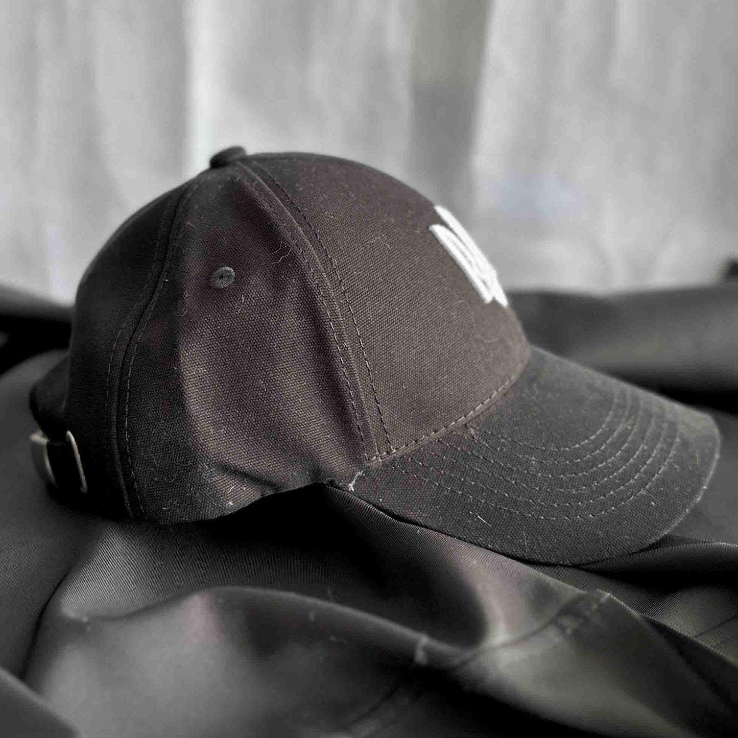 ukranian blak cap with trident