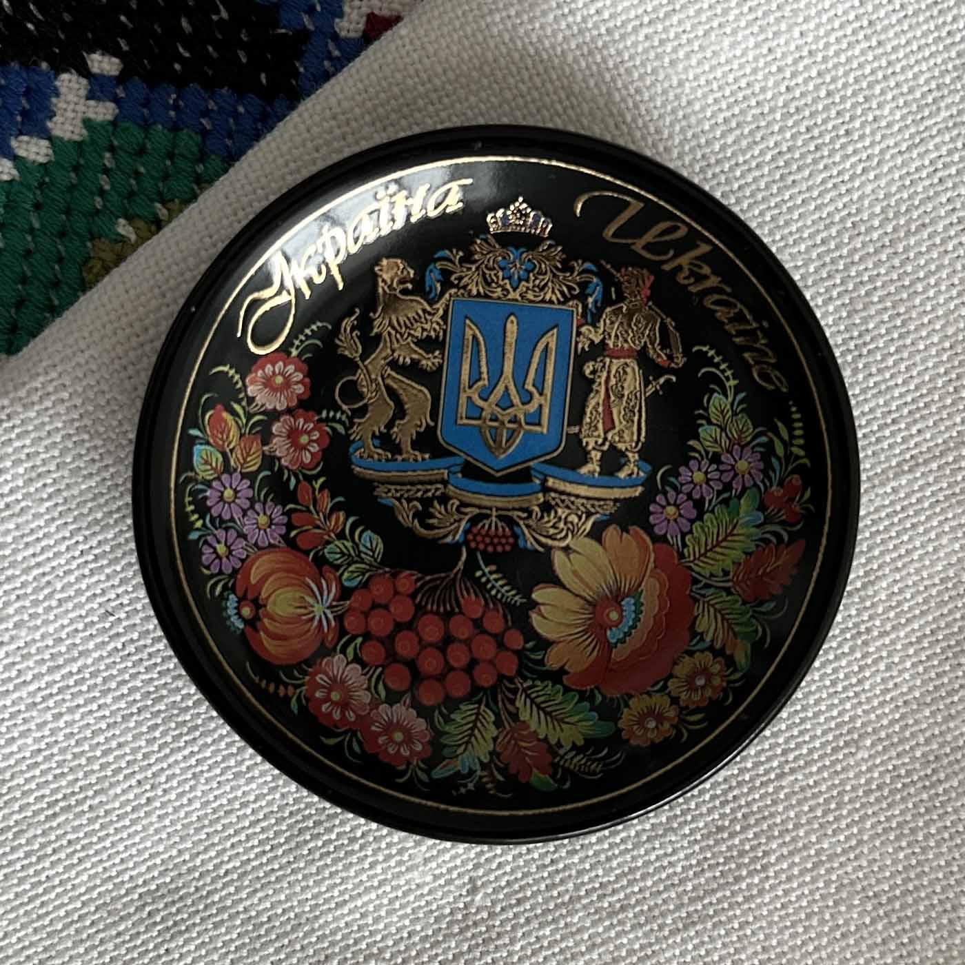 Ukrainian Fridge Magnet Сeramic Plate Petrikov Painting