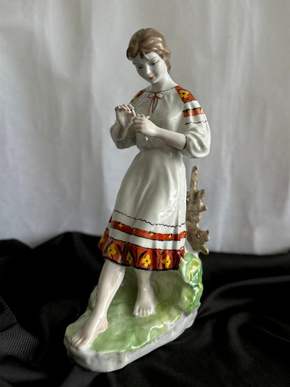 Ukrainian Vintage Ussr Porcelain Figurine "In love or not in love?" (1962 Kyiv)