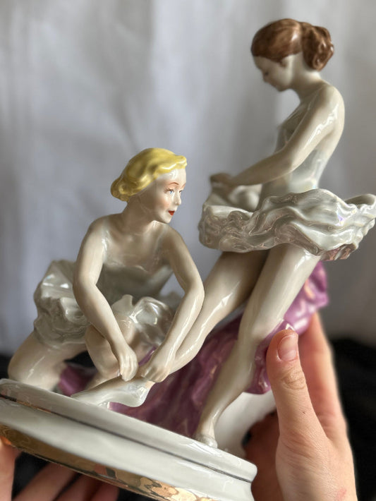 Vintage USSR Porcelain Figurine "Ballerinas Before Performance" Kiyv EKHZ