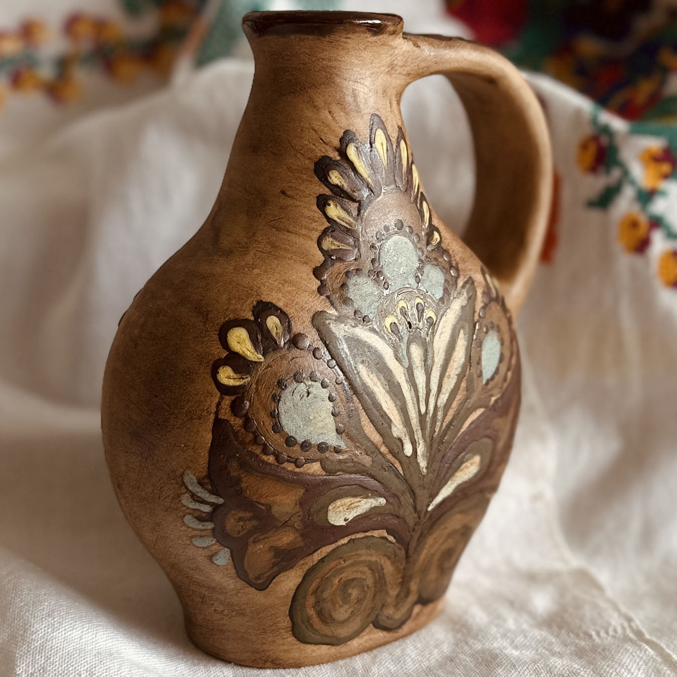 Vintage Vasylkiv Majolica Pitcher – Hand-Painted Ukrainian Ceramic Folk Art