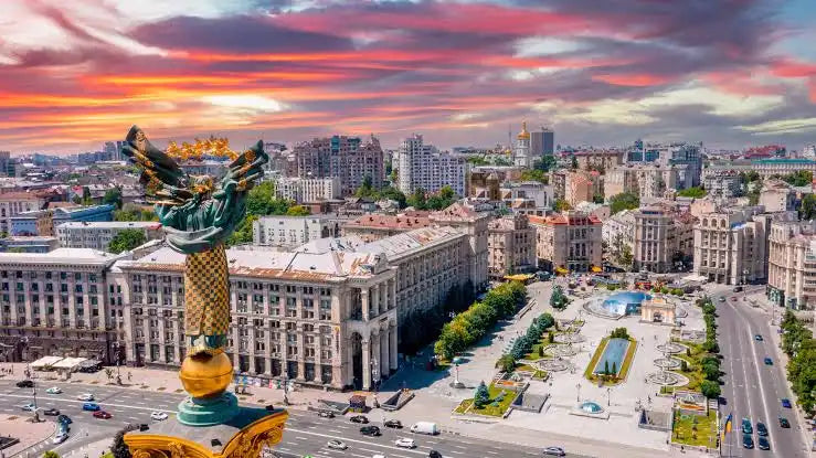 Ukrainian Fridge Magnet Metal "Maydan" Central Square of Kyiv
