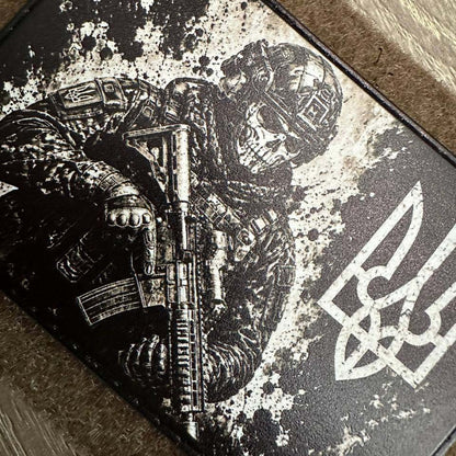 Ukraine Morale Patch Nacktes Mädchen mit AK "UND WAS?" Taktisches Abzeichen Klett PVC