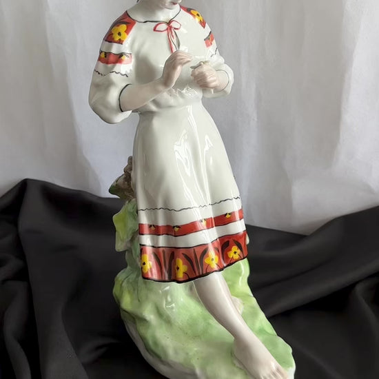 Ukrainian Vintage Porcelain Figurine "Fortune Telling on a Daisy" (Ussr  1962 Kyiv)
